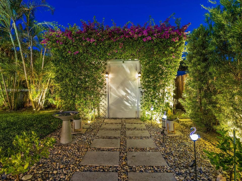 Vendido Recientemente: $1,150,000 (3 camas, 2 baños, 1813 Pies cuadrados)