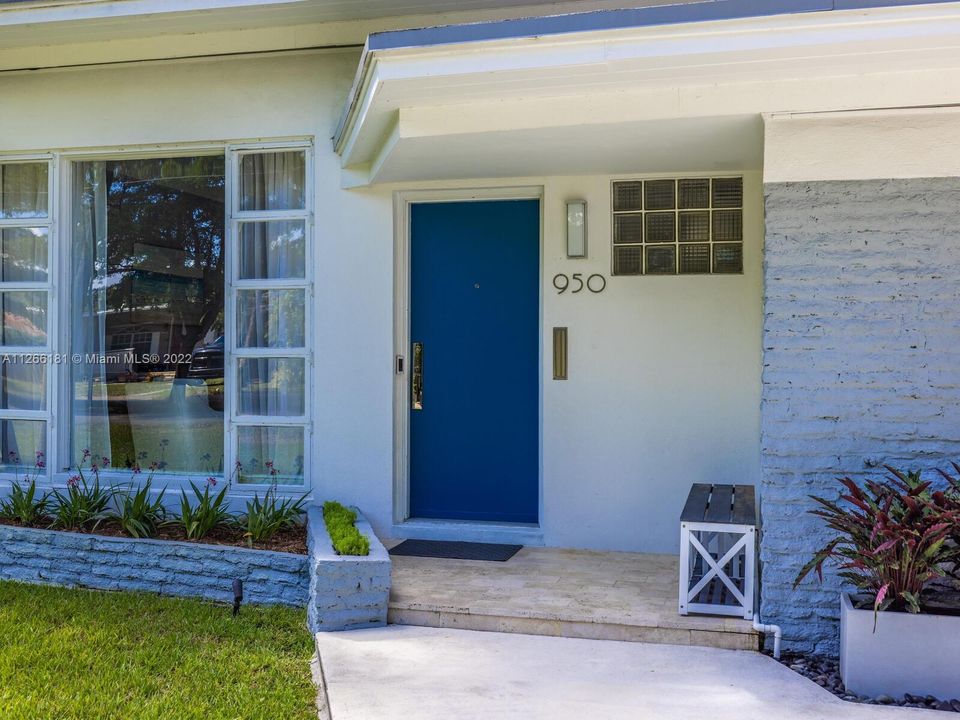 Vendido Recientemente: $1,150,000 (3 camas, 2 baños, 1813 Pies cuadrados)