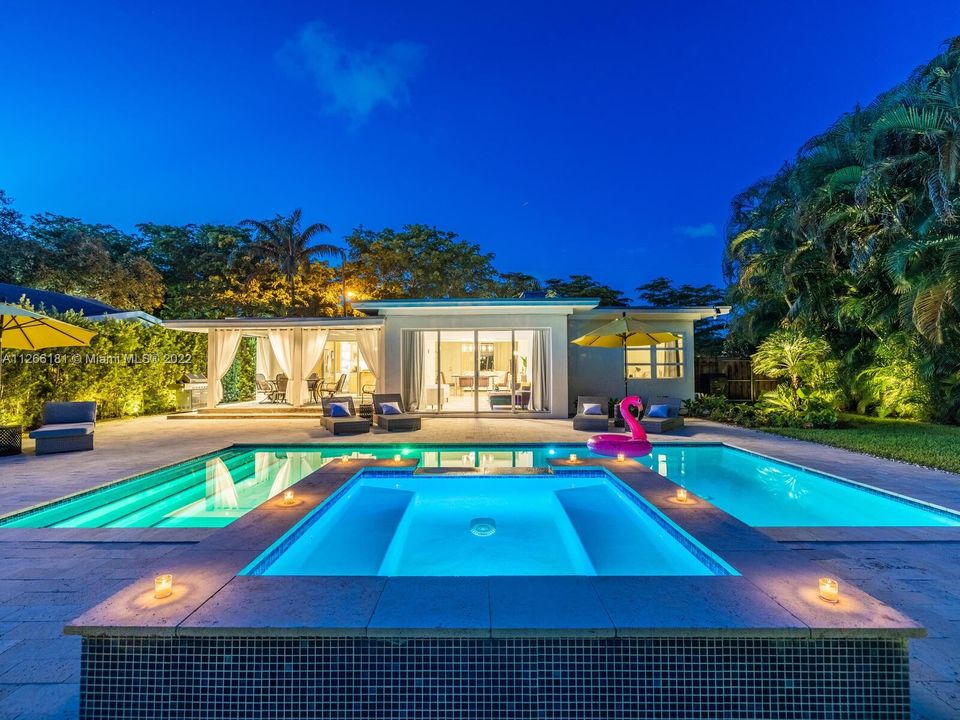 Vendido Recientemente: $1,150,000 (3 camas, 2 baños, 1813 Pies cuadrados)