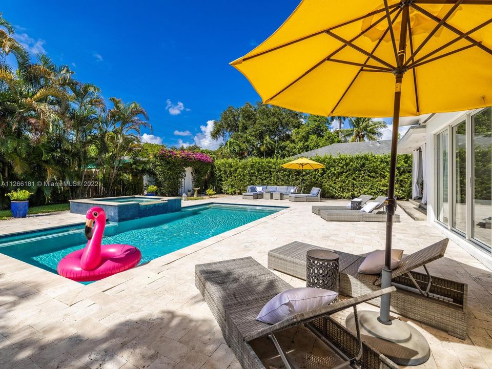 Vendido Recientemente: $1,150,000 (3 camas, 2 baños, 1813 Pies cuadrados)