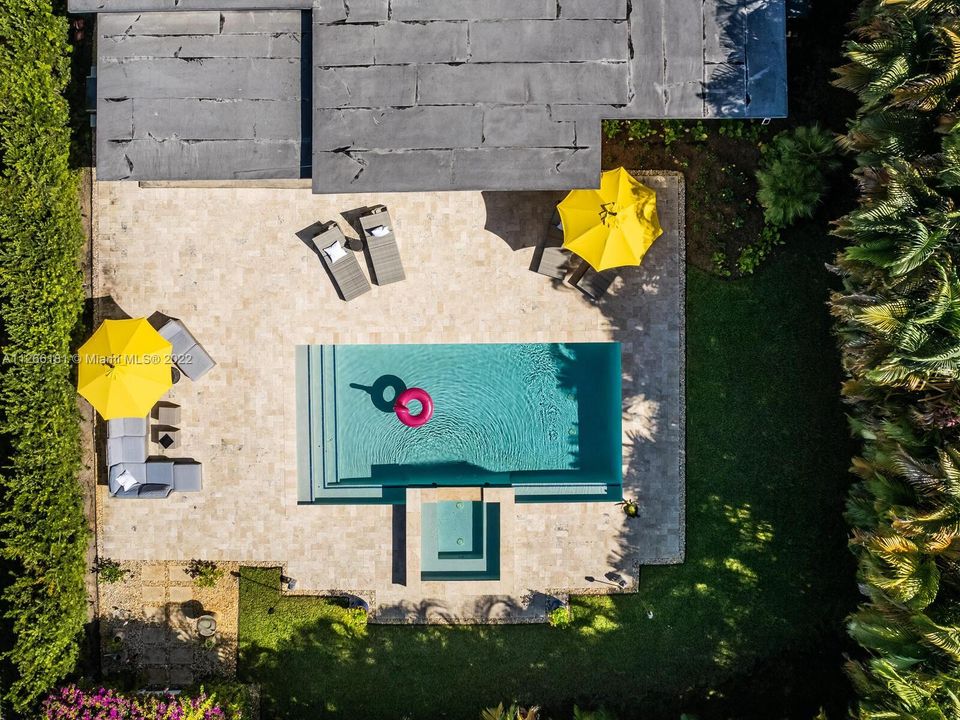 Vendido Recientemente: $1,150,000 (3 camas, 2 baños, 1813 Pies cuadrados)