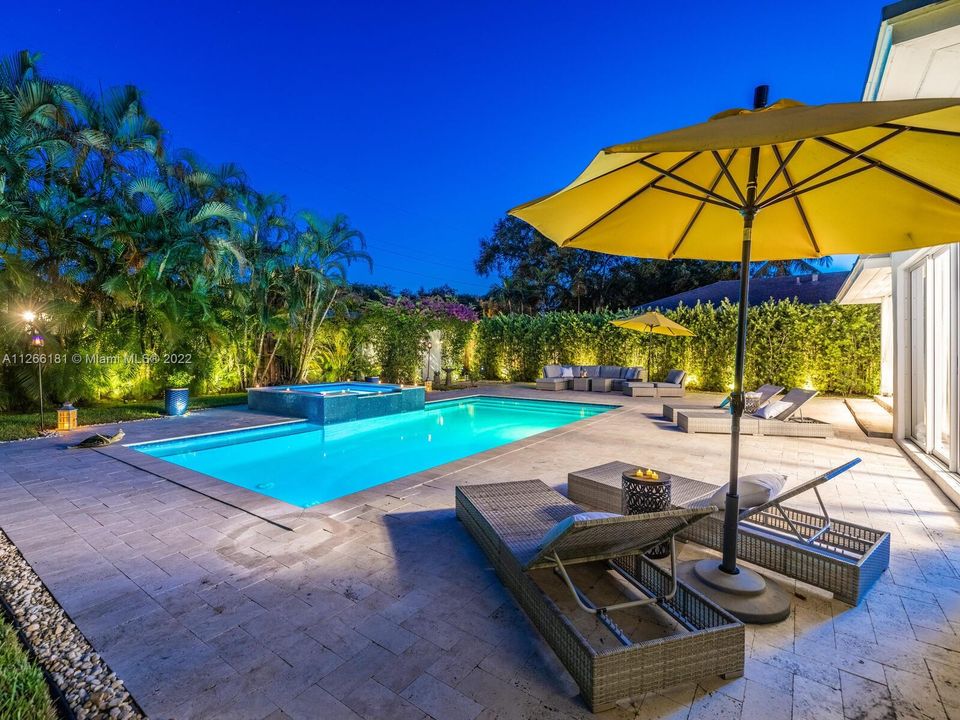 Vendido Recientemente: $1,150,000 (3 camas, 2 baños, 1813 Pies cuadrados)