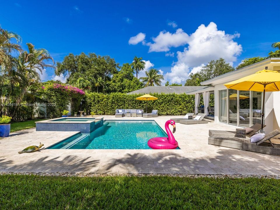 Vendido Recientemente: $1,150,000 (3 camas, 2 baños, 1813 Pies cuadrados)