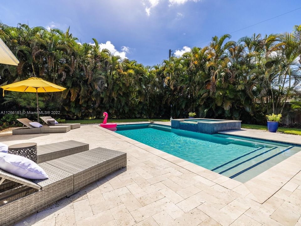 Vendido Recientemente: $1,150,000 (3 camas, 2 baños, 1813 Pies cuadrados)