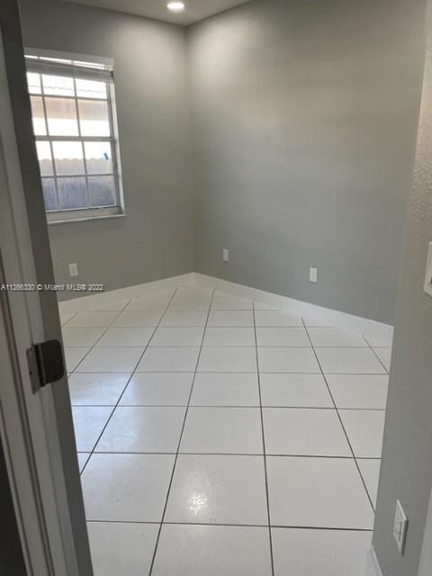 Недавно арендовано: $7,000 (5 спален, 4 ванн, 3648 Квадратных фут)