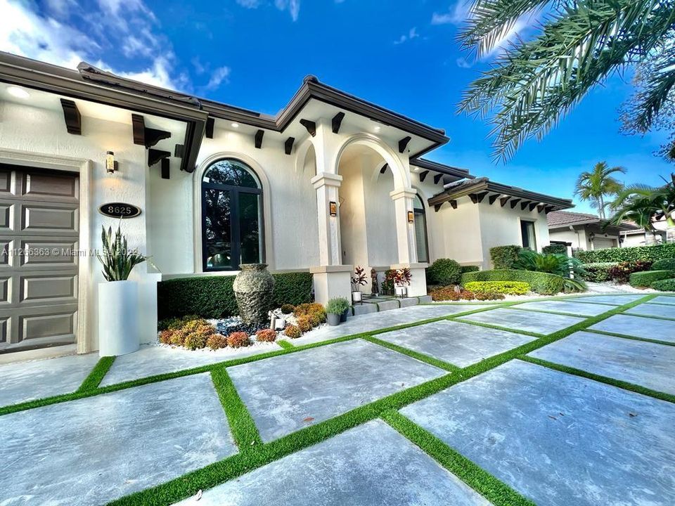 Recently Sold: $1,499,000 (4 beds, 3 baths, 3066 Square Feet)