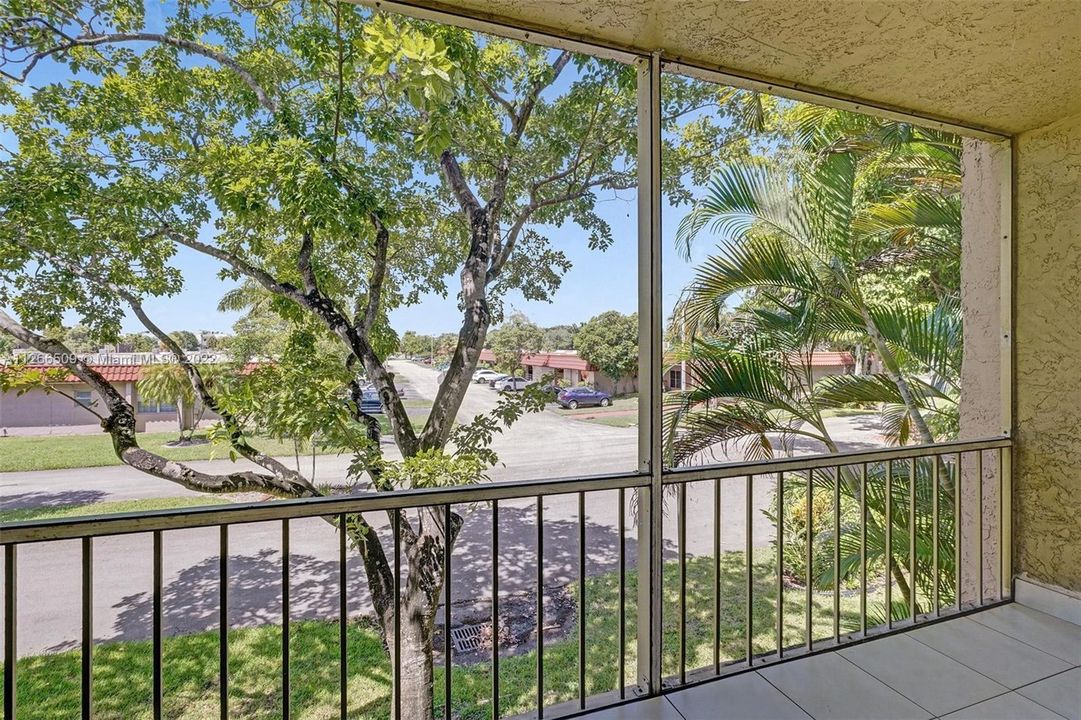 Recently Sold: $149,000 (2 beds, 2 baths, 1160 Square Feet)