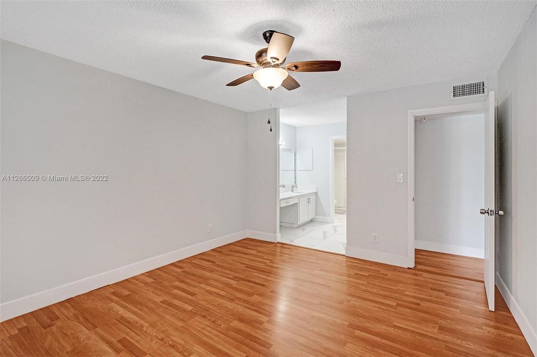 Recently Sold: $149,000 (2 beds, 2 baths, 1160 Square Feet)