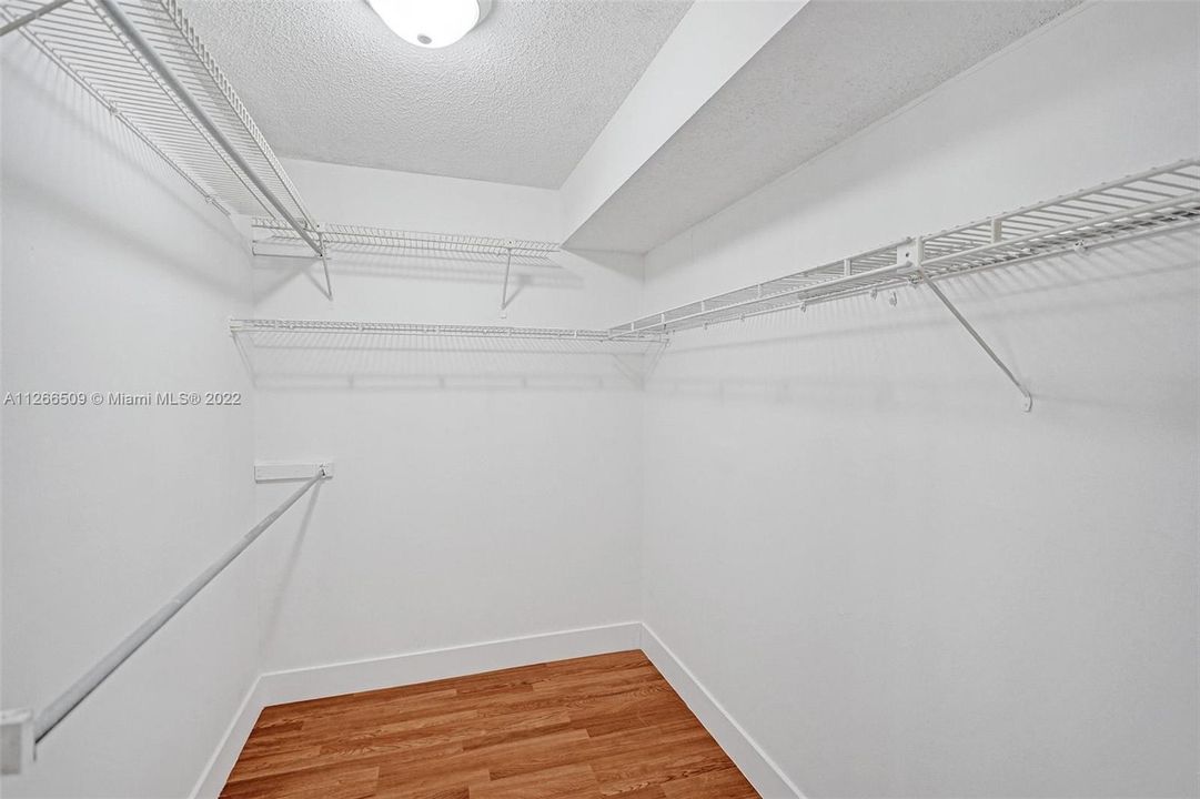 Recently Sold: $149,000 (2 beds, 2 baths, 1160 Square Feet)