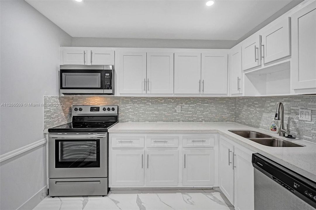 Recently Sold: $149,000 (2 beds, 2 baths, 1160 Square Feet)