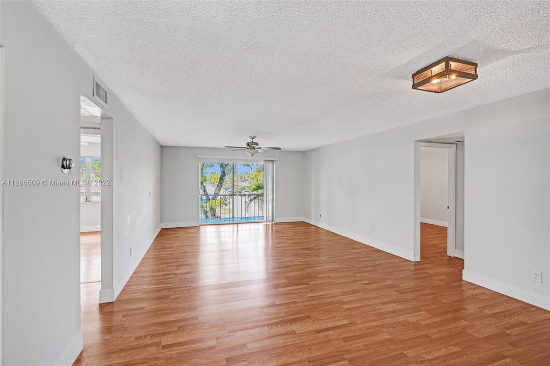 Recently Sold: $149,000 (2 beds, 2 baths, 1160 Square Feet)