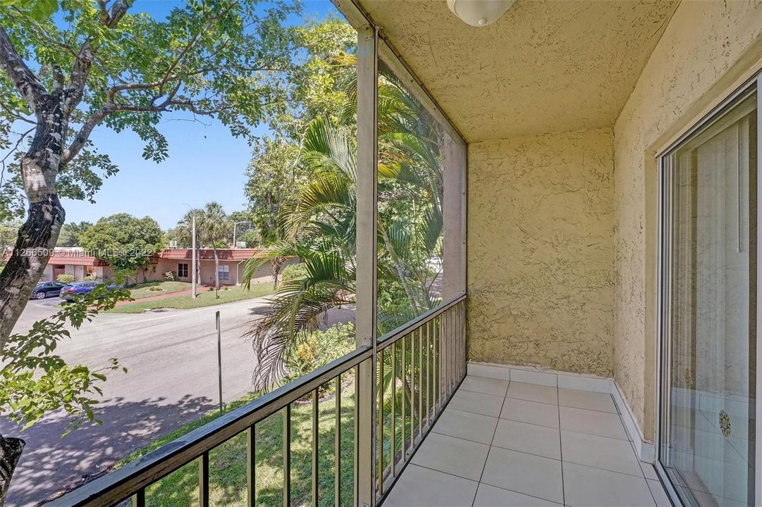 Recently Sold: $149,000 (2 beds, 2 baths, 1160 Square Feet)