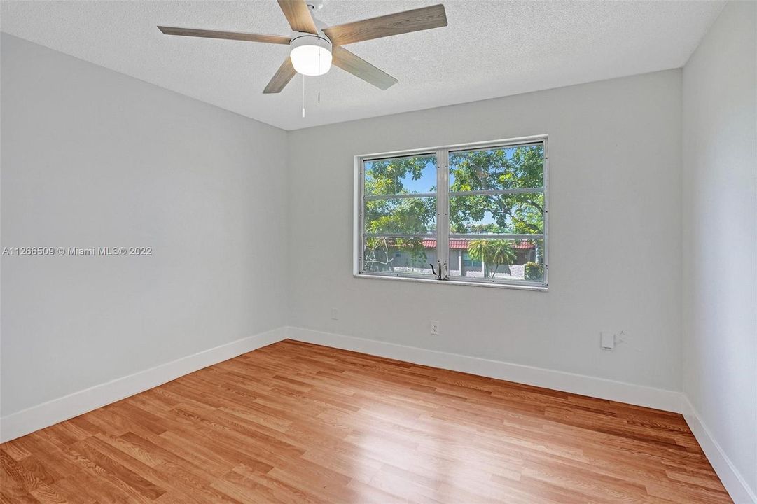 Recently Sold: $149,000 (2 beds, 2 baths, 1160 Square Feet)