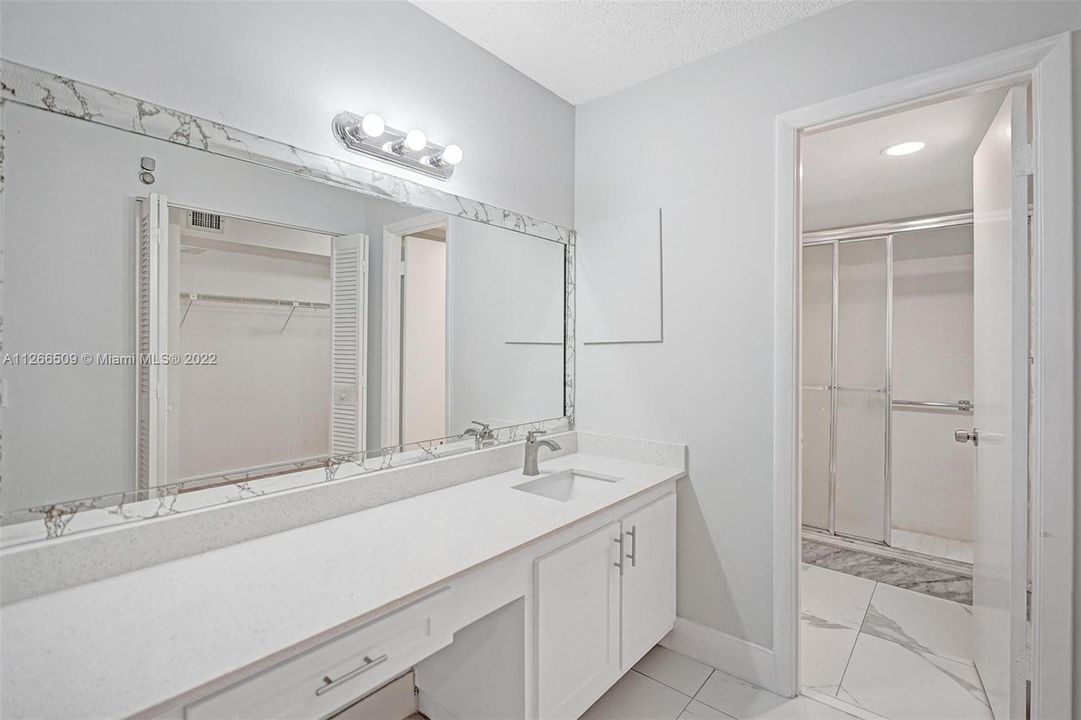 Recently Sold: $149,000 (2 beds, 2 baths, 1160 Square Feet)