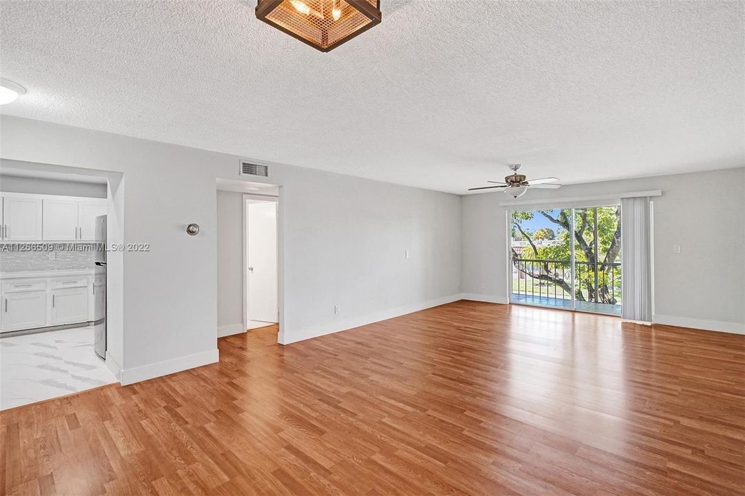 Recently Sold: $149,000 (2 beds, 2 baths, 1160 Square Feet)