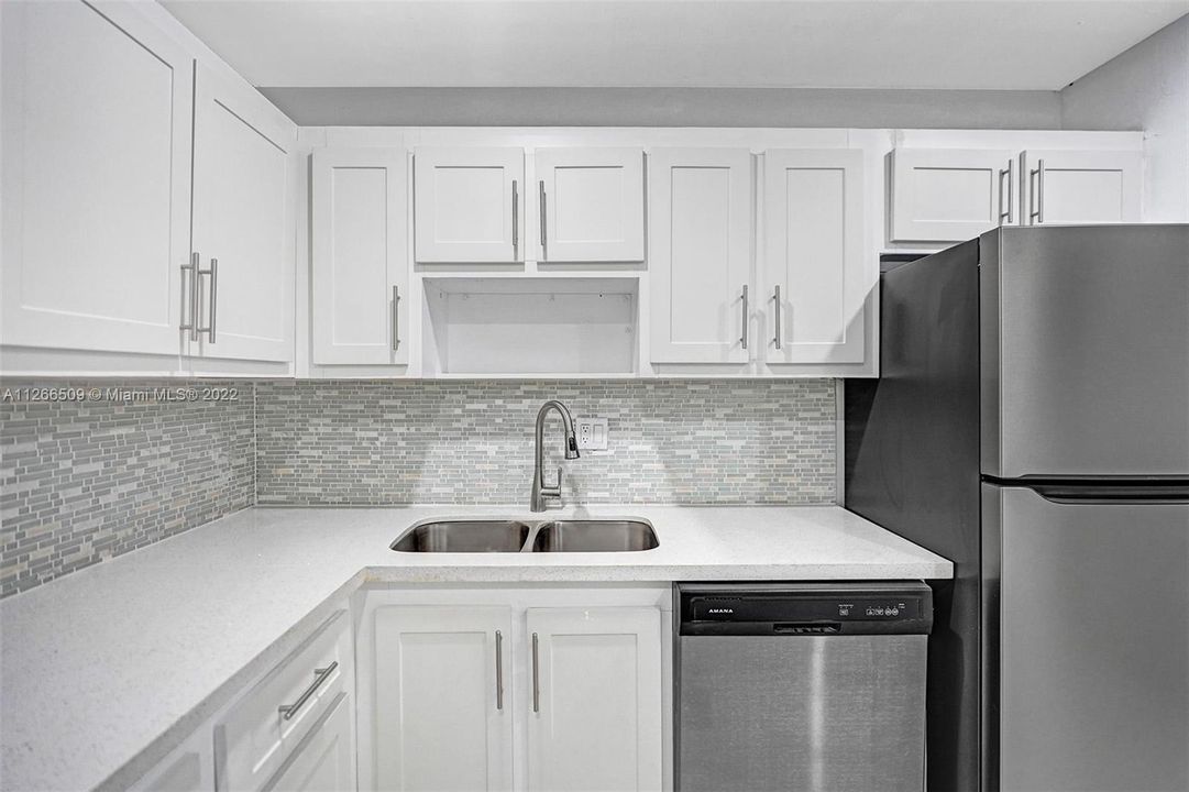 Recently Sold: $149,000 (2 beds, 2 baths, 1160 Square Feet)