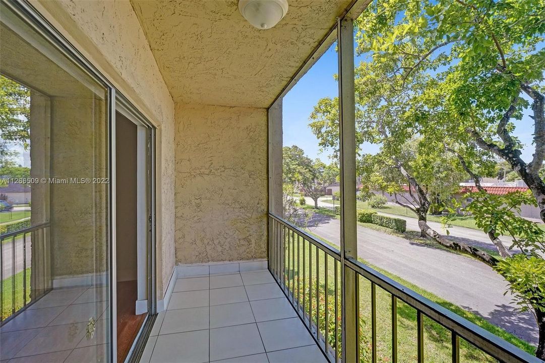 Recently Sold: $149,000 (2 beds, 2 baths, 1160 Square Feet)