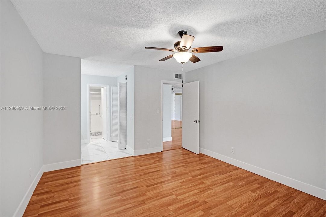 Recently Sold: $149,000 (2 beds, 2 baths, 1160 Square Feet)