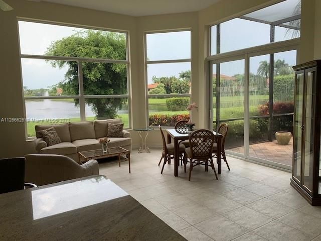 Recently Sold: $799,999 (2 beds, 3 baths, 2113 Square Feet)