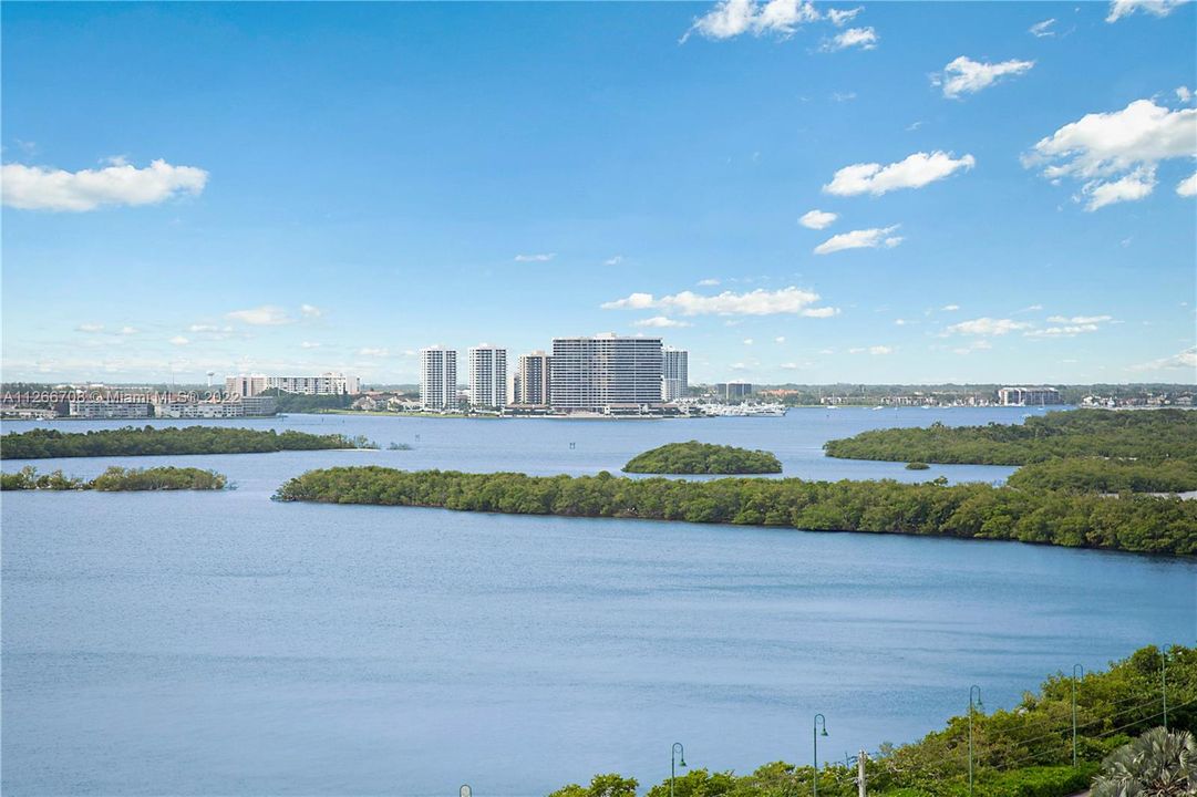 Recently Rented: $5,500 (2 beds, 2 baths, 1520 Square Feet)