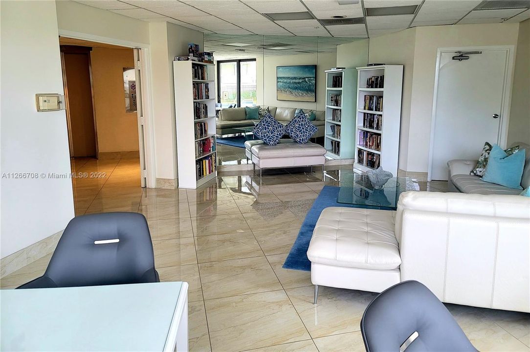 Recently Rented: $5,500 (2 beds, 2 baths, 1520 Square Feet)