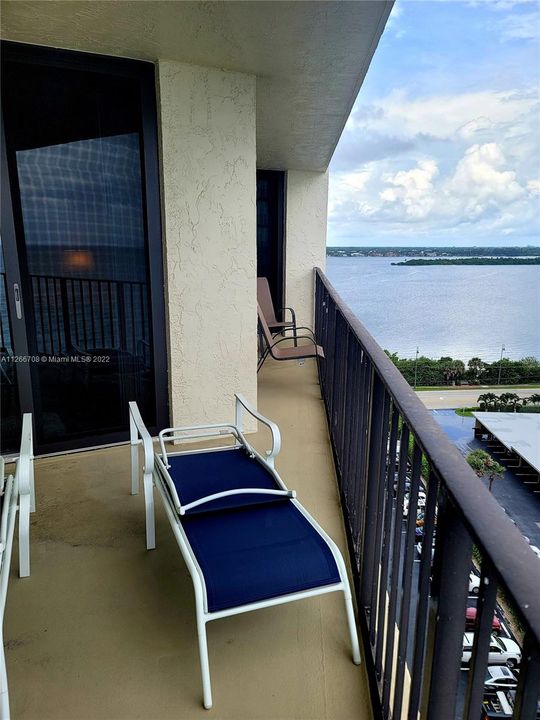 Recently Rented: $5,500 (2 beds, 2 baths, 1520 Square Feet)