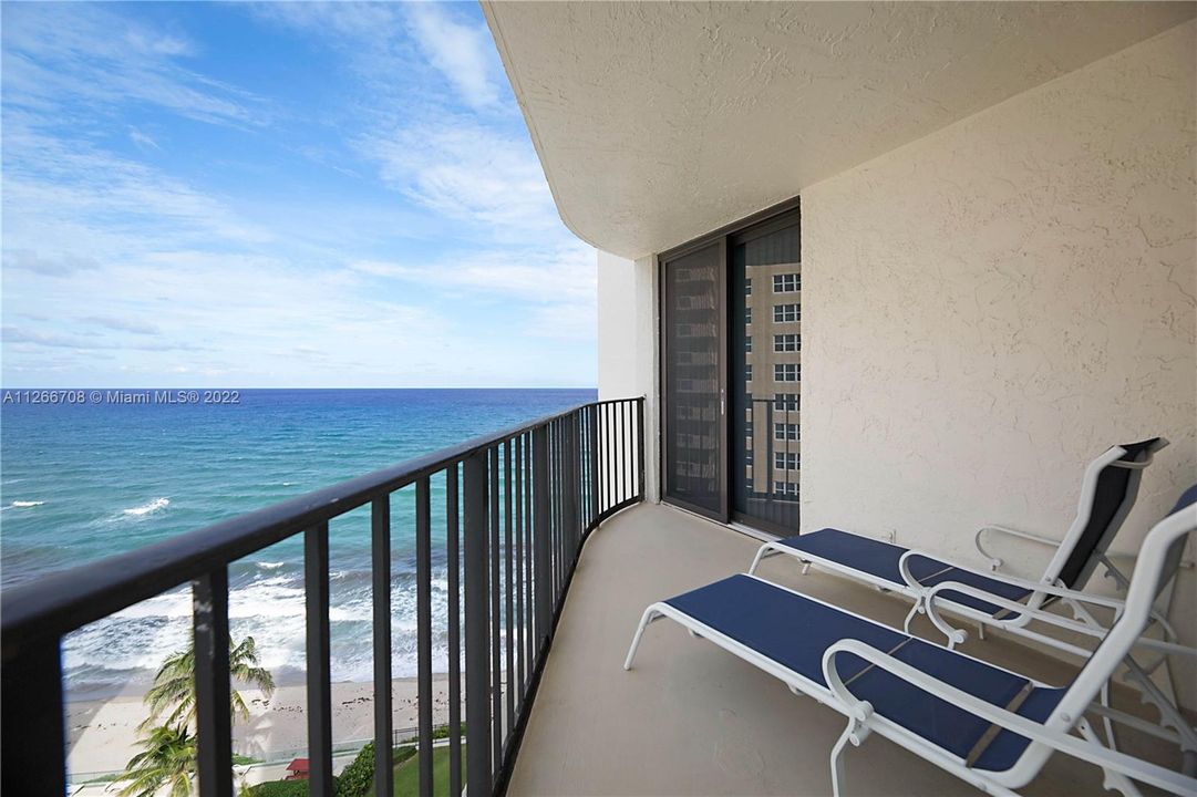 Recently Rented: $5,500 (2 beds, 2 baths, 1520 Square Feet)