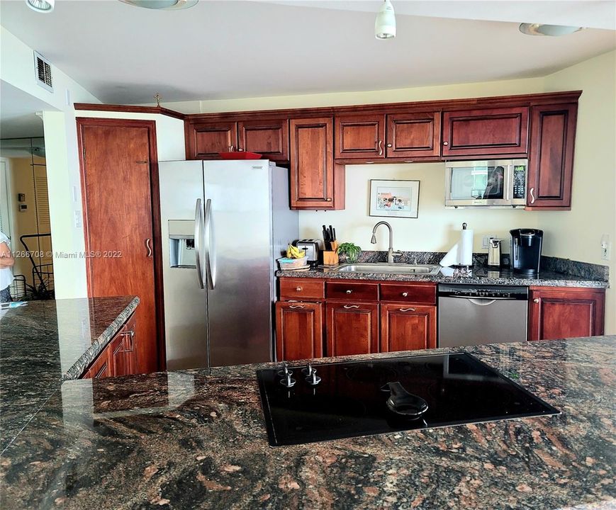 Recently Rented: $5,500 (2 beds, 2 baths, 1520 Square Feet)