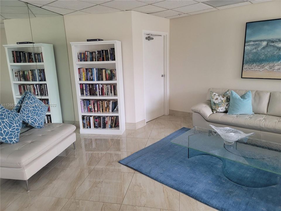 Recently Rented: $5,500 (2 beds, 2 baths, 1520 Square Feet)