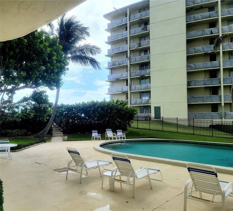 Recently Rented: $5,500 (2 beds, 2 baths, 1520 Square Feet)