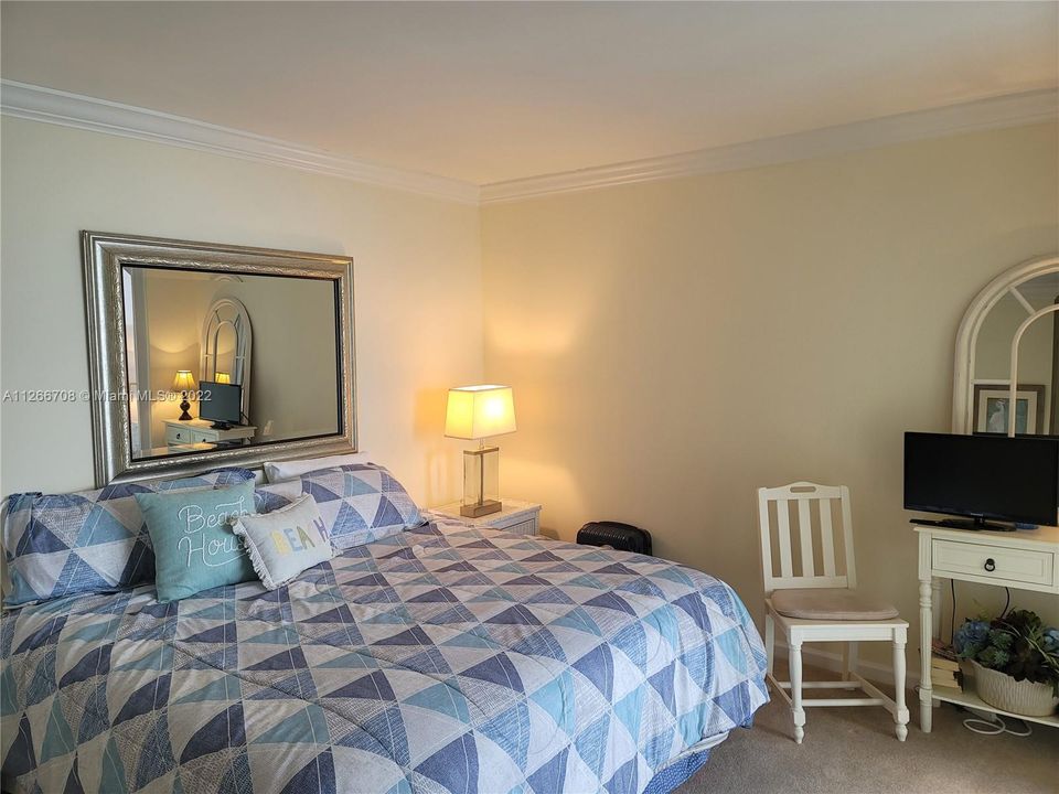 Recently Rented: $5,500 (2 beds, 2 baths, 1520 Square Feet)