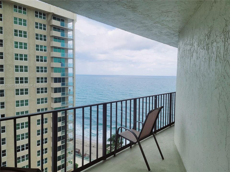 Recently Rented: $5,500 (2 beds, 2 baths, 1520 Square Feet)