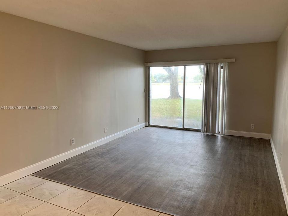 Recently Sold: $195,000 (2 beds, 1 baths, 832 Square Feet)