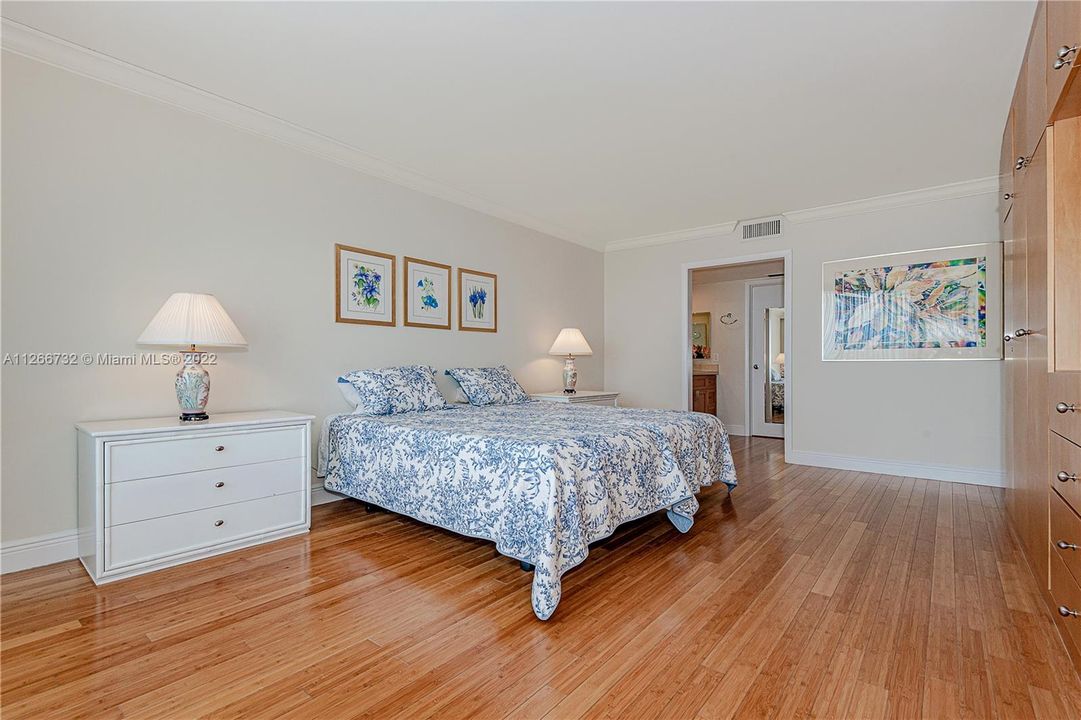 Recently Sold: $1,600,000 (2 beds, 2 baths, 1875 Square Feet)