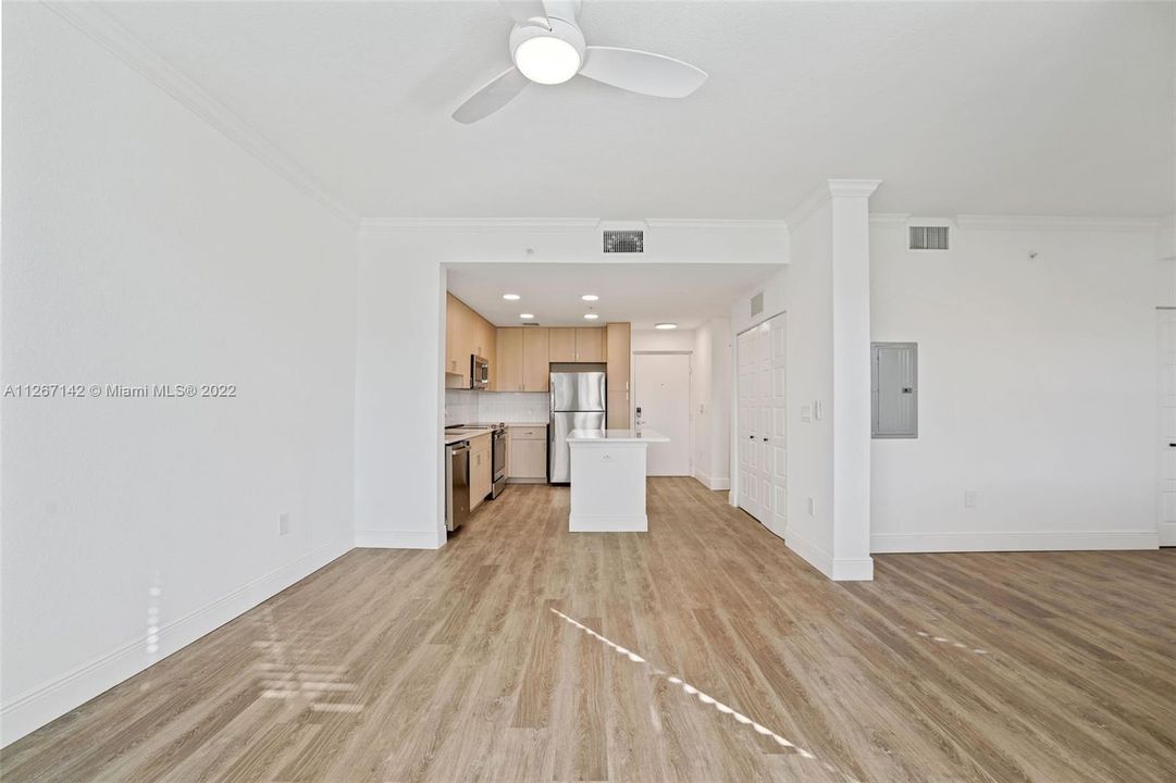 Recently Rented: $3,096 (2 beds, 2 baths, 1470 Square Feet)
