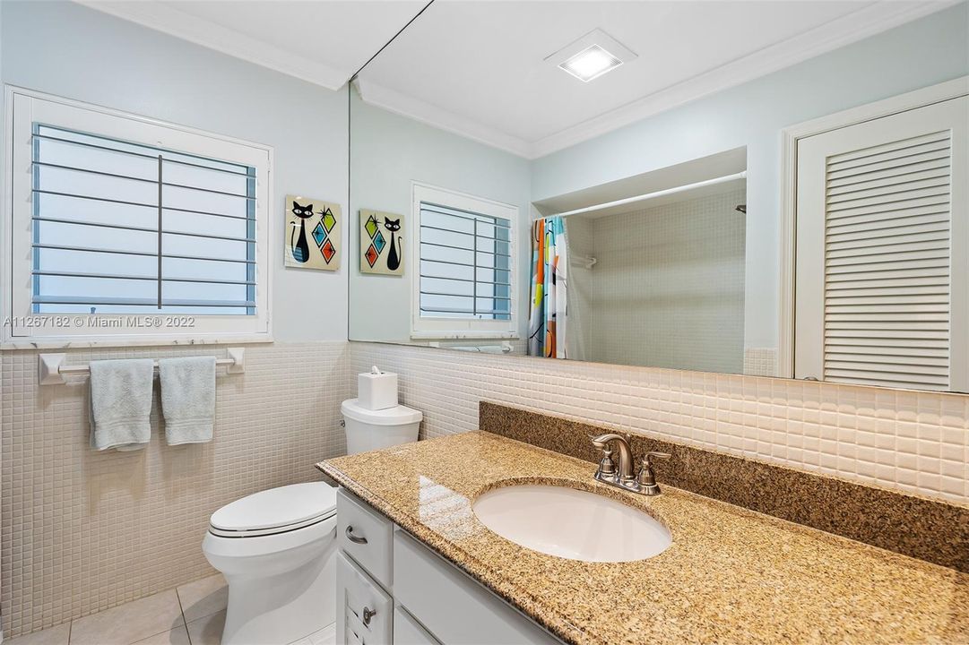 Recently Sold: $1,150,000 (2 beds, 2 baths, 1633 Square Feet)