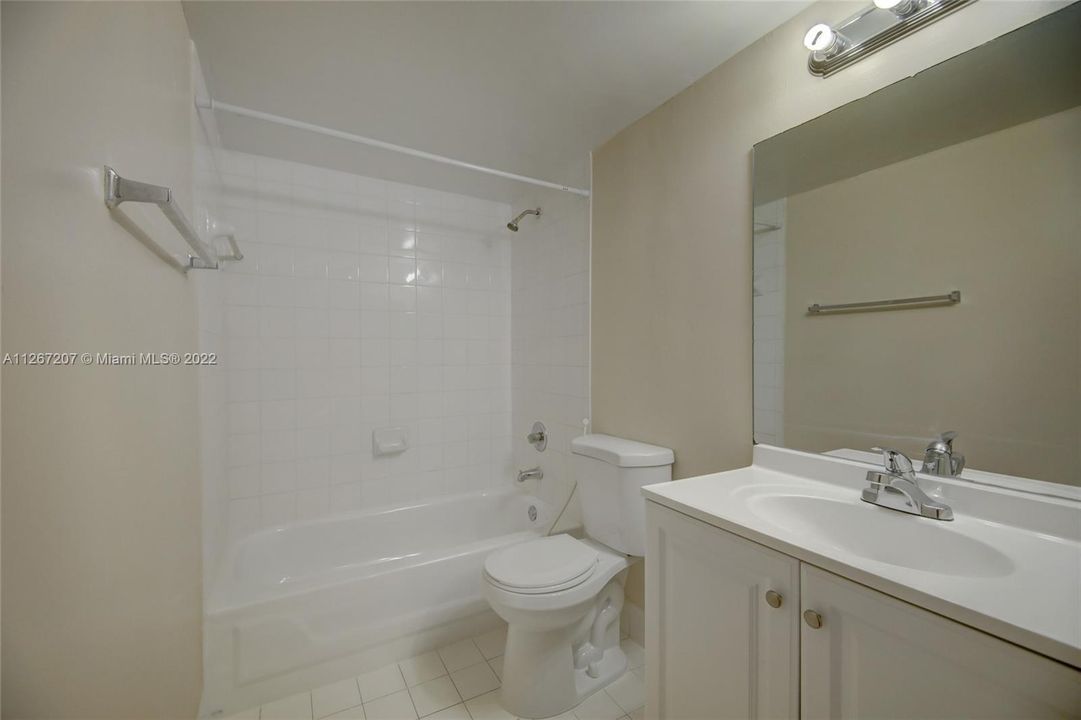最近租的: $2,100 (2 贝兹, 2 浴室, 1106 平方英尺)