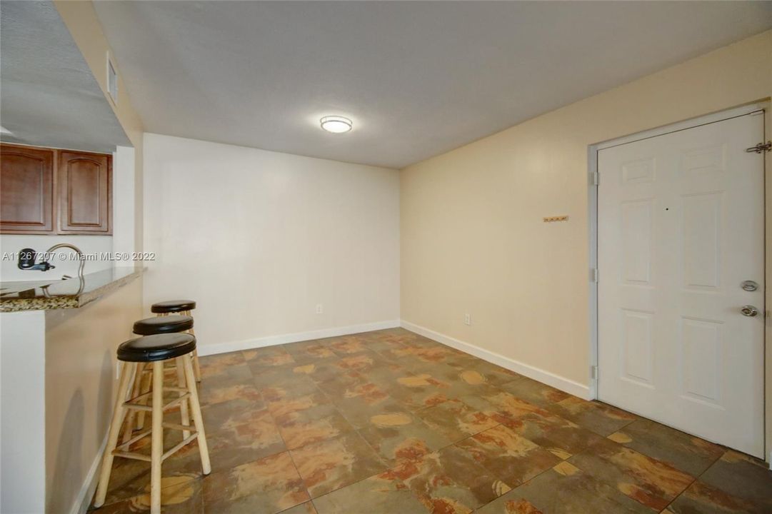 Recently Rented: $2,100 (2 beds, 2 baths, 1106 Square Feet)