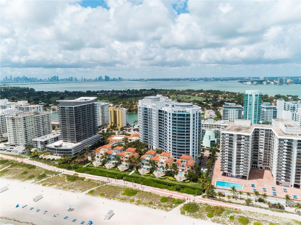 Recently Sold: $4,899,000 (3 beds, 3 baths, 2959 Square Feet)