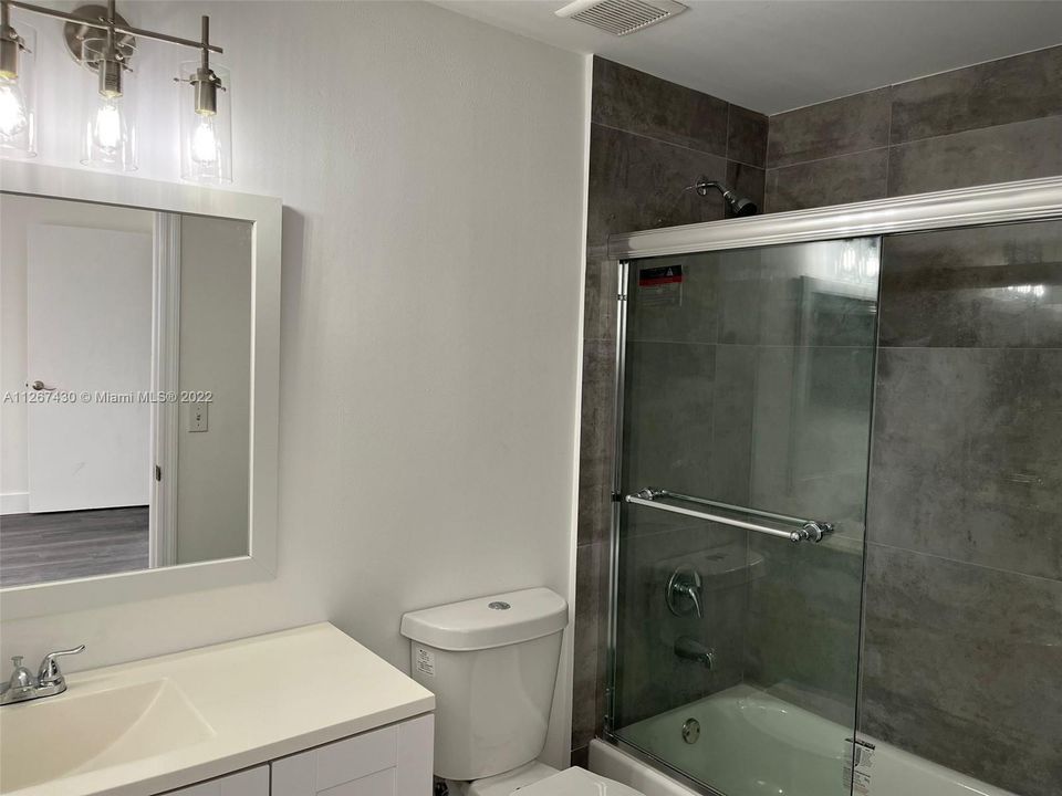 Недавно арендовано: $3,150 (2 спален, 2 ванн, 1131 Квадратных фут)