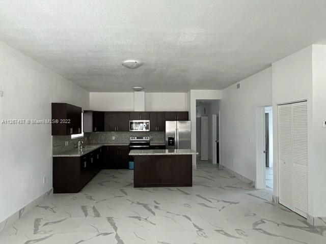 Recently Rented: $2,700 (3 beds, 3 baths, 0 Square Feet)