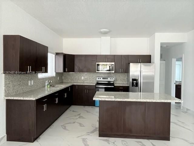 Recently Rented: $2,700 (3 beds, 3 baths, 0 Square Feet)