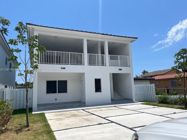 Recently Rented: $2,700 (3 beds, 3 baths, 0 Square Feet)