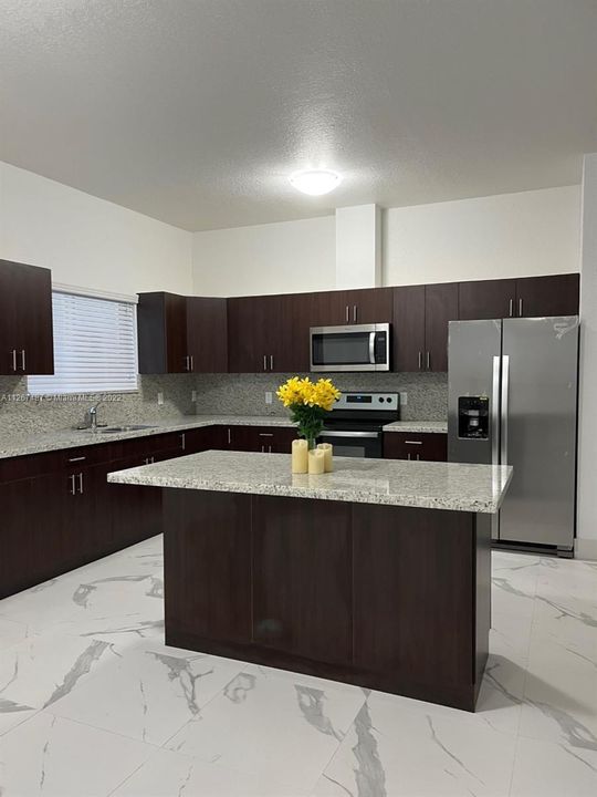 Recently Rented: $2,700 (3 beds, 3 baths, 0 Square Feet)