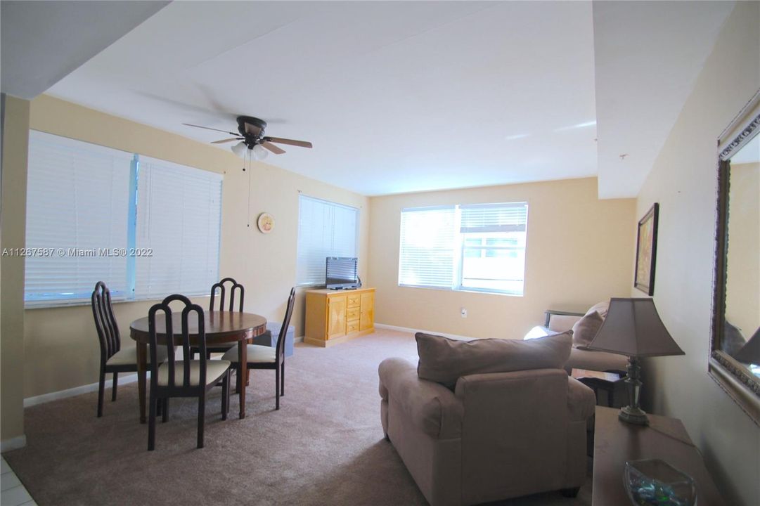 Recently Sold: $247,000 (1 beds, 1 baths, 550 Square Feet)