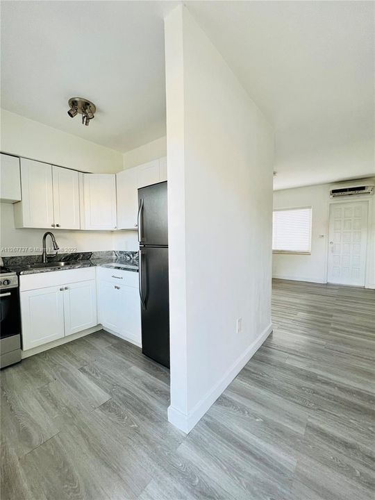 Recently Rented: $2,000 (1 beds, 1 baths, 520 Square Feet)