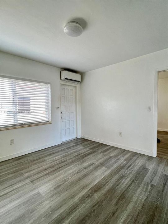 Recently Rented: $2,000 (1 beds, 1 baths, 520 Square Feet)