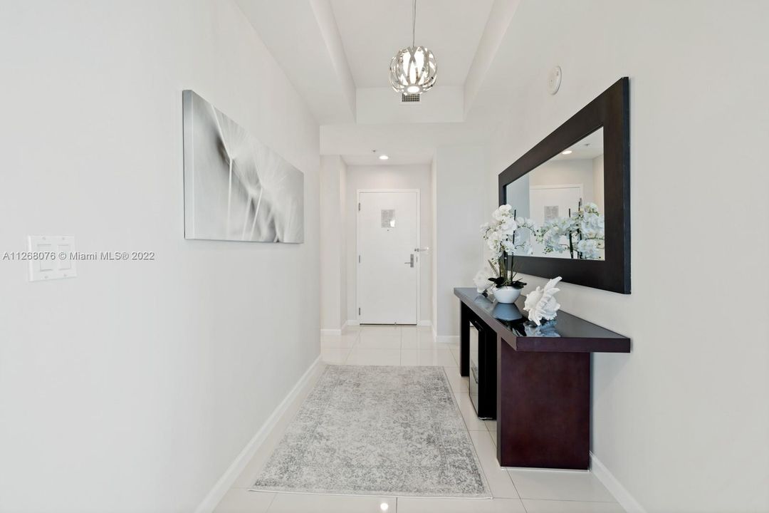 最近售出: $875,000 (3 贝兹, 3 浴室, 1358 平方英尺)