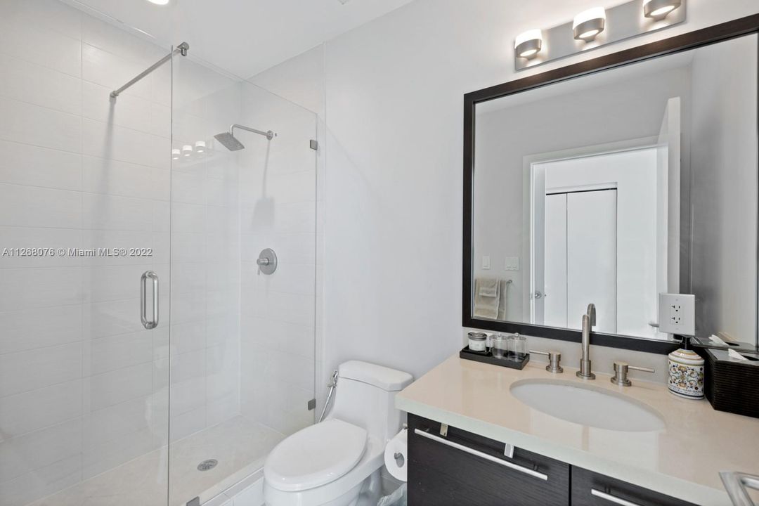 最近售出: $875,000 (3 贝兹, 3 浴室, 1358 平方英尺)