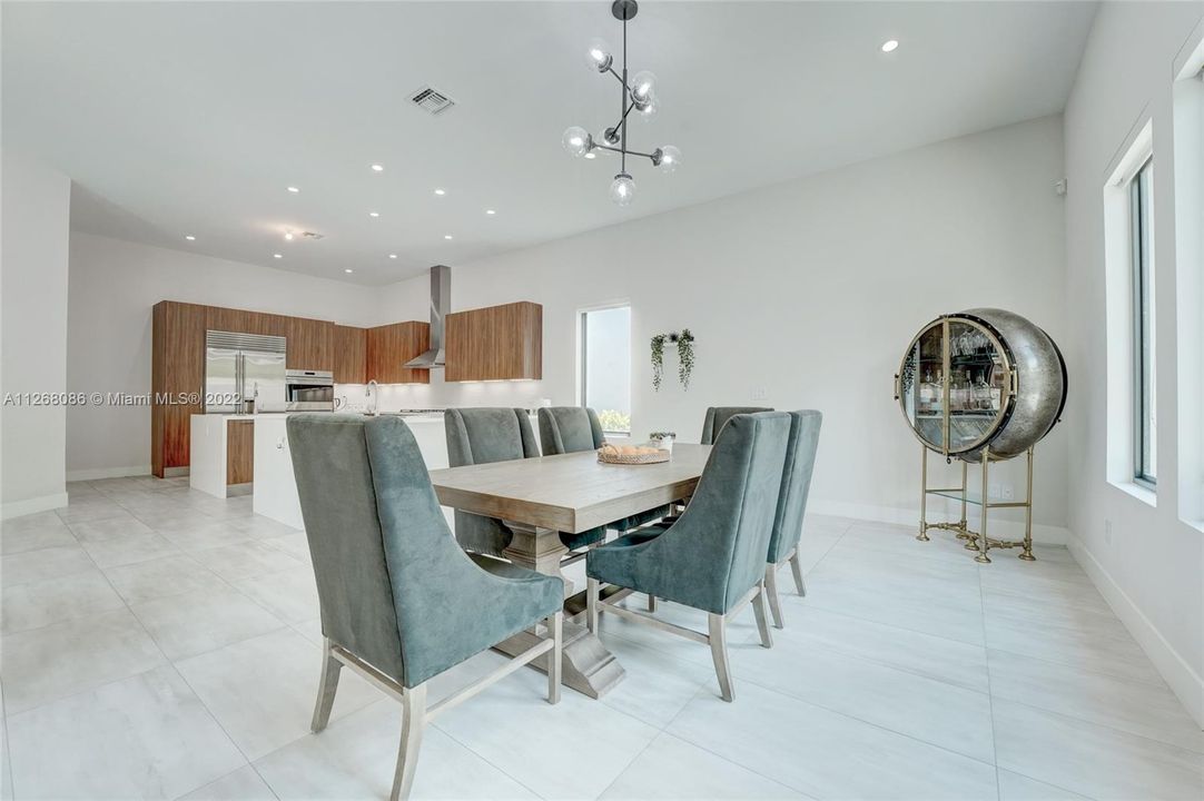 Recently Sold: $1,695,000 (4 beds, 3 baths, 3100 Square Feet)